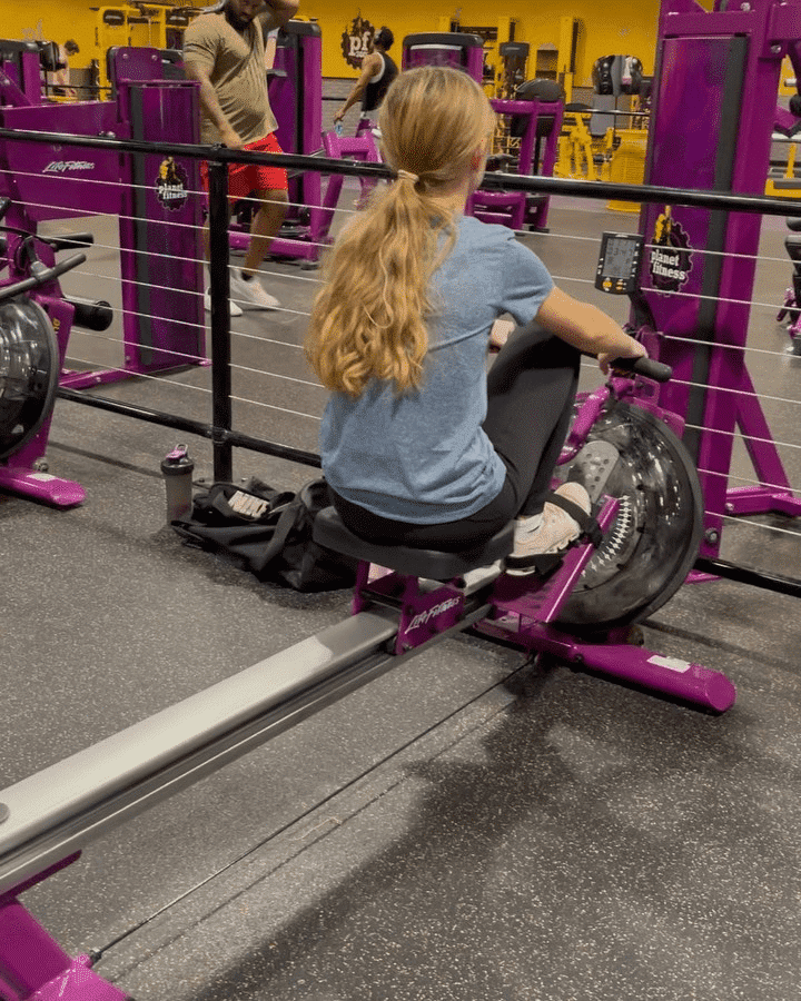 does planet fitness have rowing machines